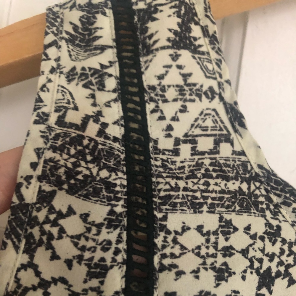 Aztec Print Crop Tank - Picture 3 of 5